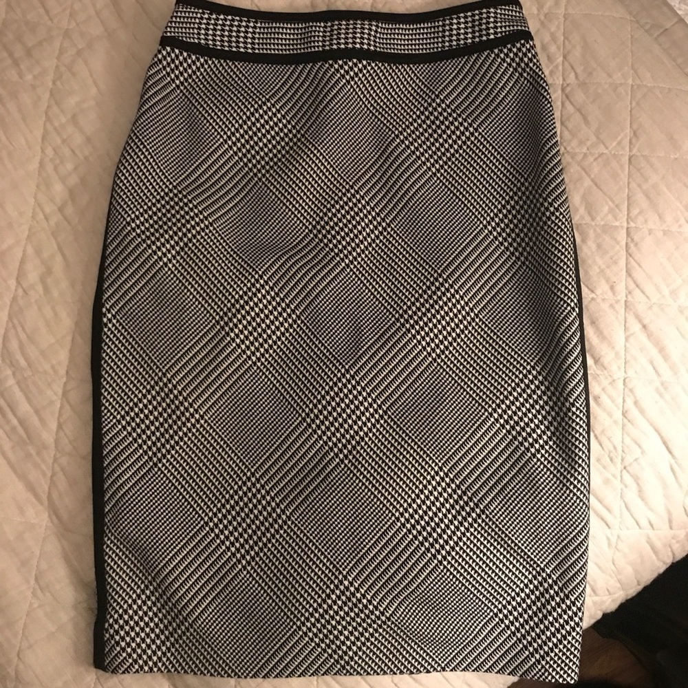 ♠️White House Black Market Skirt